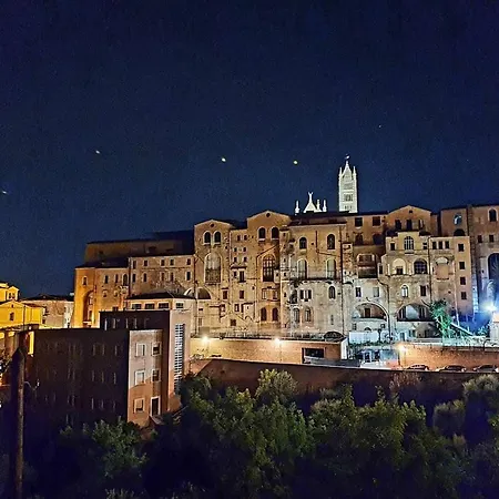 Casa Del Bravo - Camera Signorile '800 Sugli Antichi Orti Senesi Pensjonat