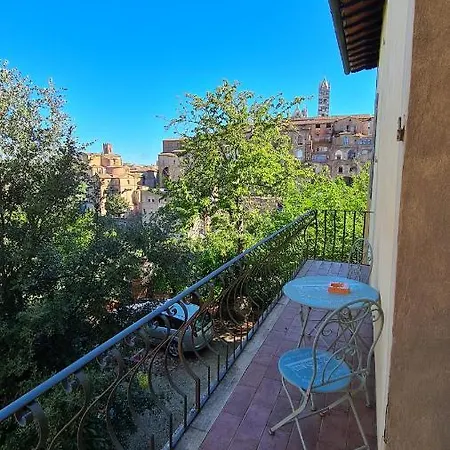 Pensjonat Casa Del Bravo - Camera Signorile '800 Sugli Antichi Orti Senesi